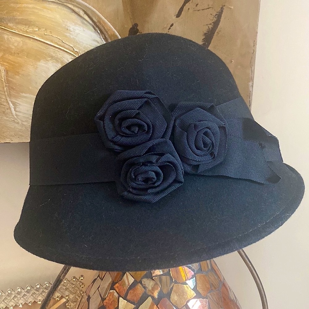 August, Black (100%) Wool, Bucket Style Hat. - Picture 3 of 10